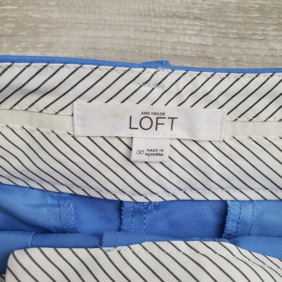 NWOT LOFT Riviera Shorts, French Blue - Picture 4 of 4